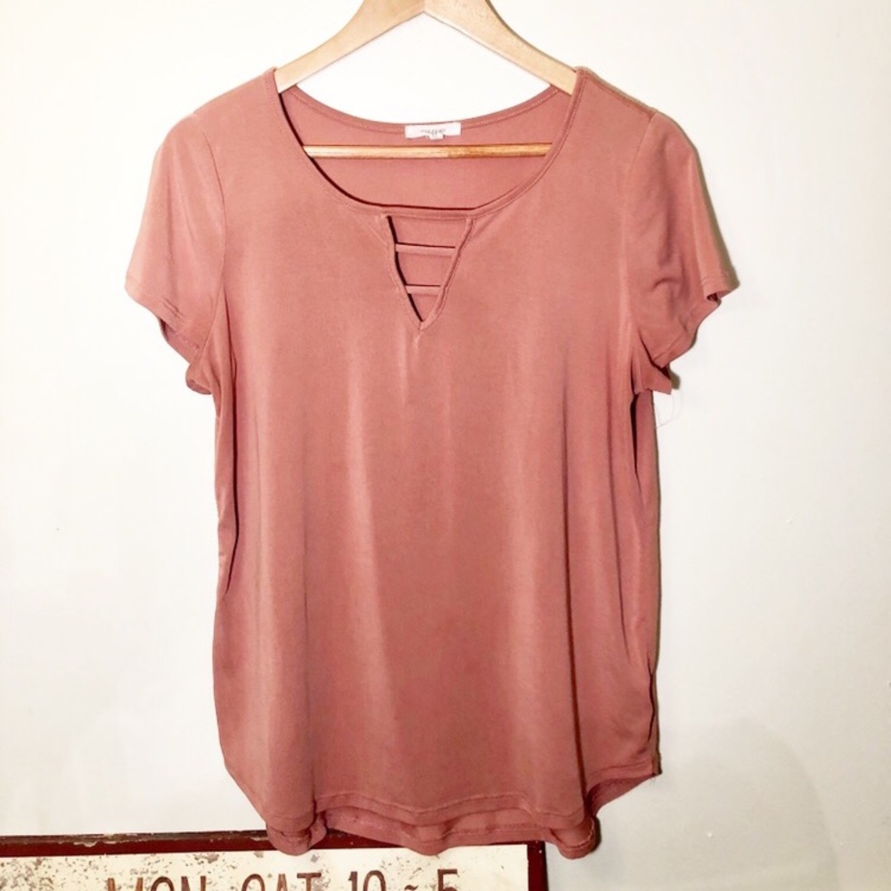 2/$25 🎉 Maurice’s top- good condition, large pink